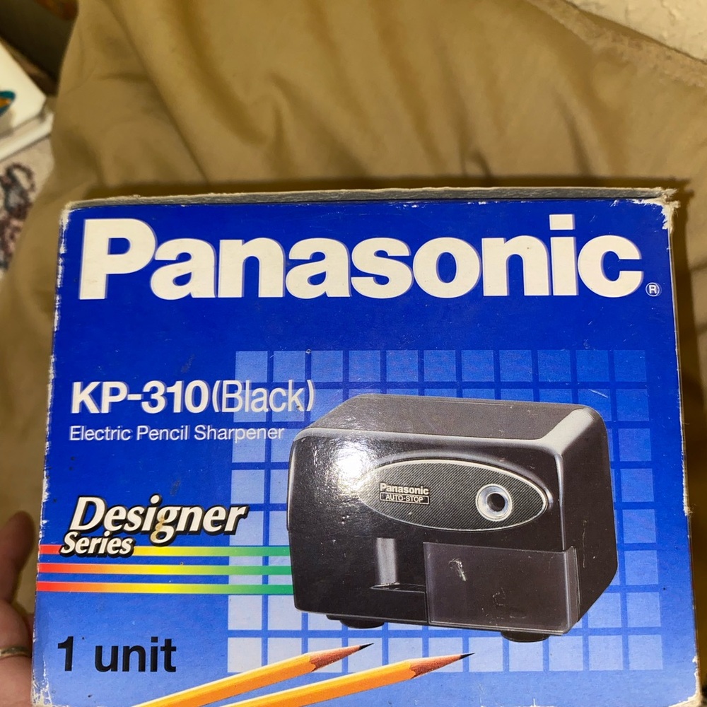 Panasonic KP-310 Electric Pencil Sharpener - Black - Picture 2 of 5